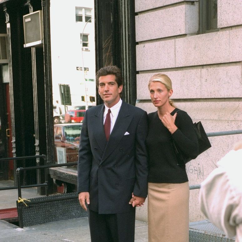 Carolyn Bessette: 10 de sus looks que llevaríamos ahora sin dudar